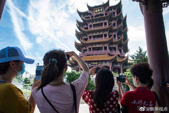 景区不准游客自行拍照？“外包”别丢了法治边界