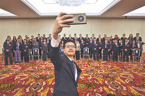 当心网络“白大褂”危害家人健康