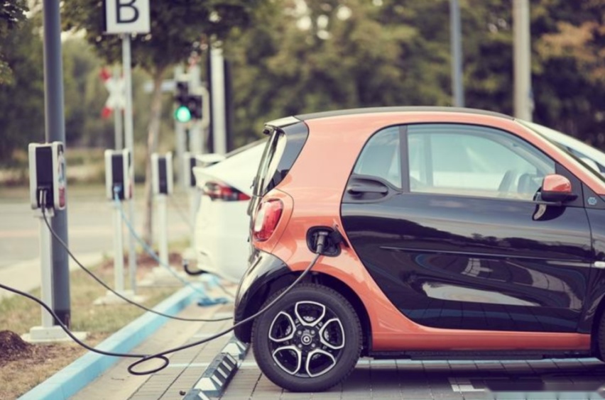 新能源汽车市场竞争加剧 价格战难以平息